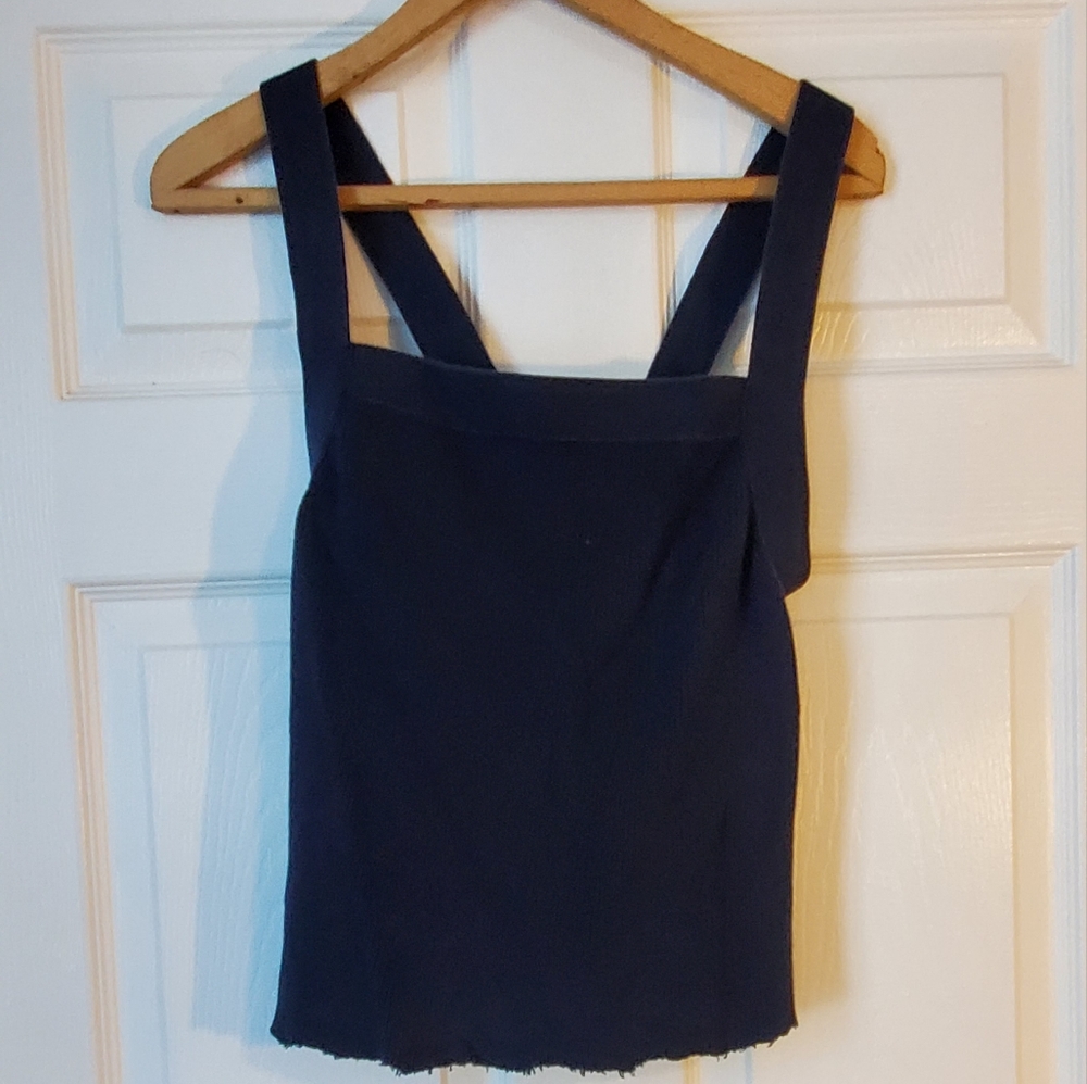 Criss cross tank